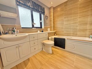 Photo 19- click for photo gallery